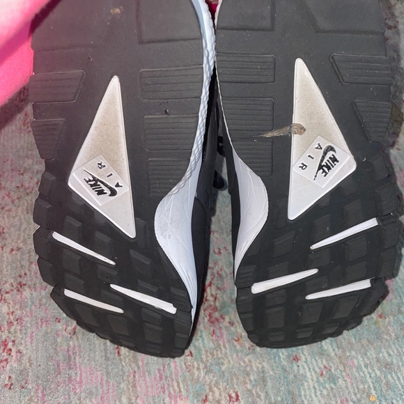 WMNS Nike Huaraches - size 9 - Picture 3 of 8